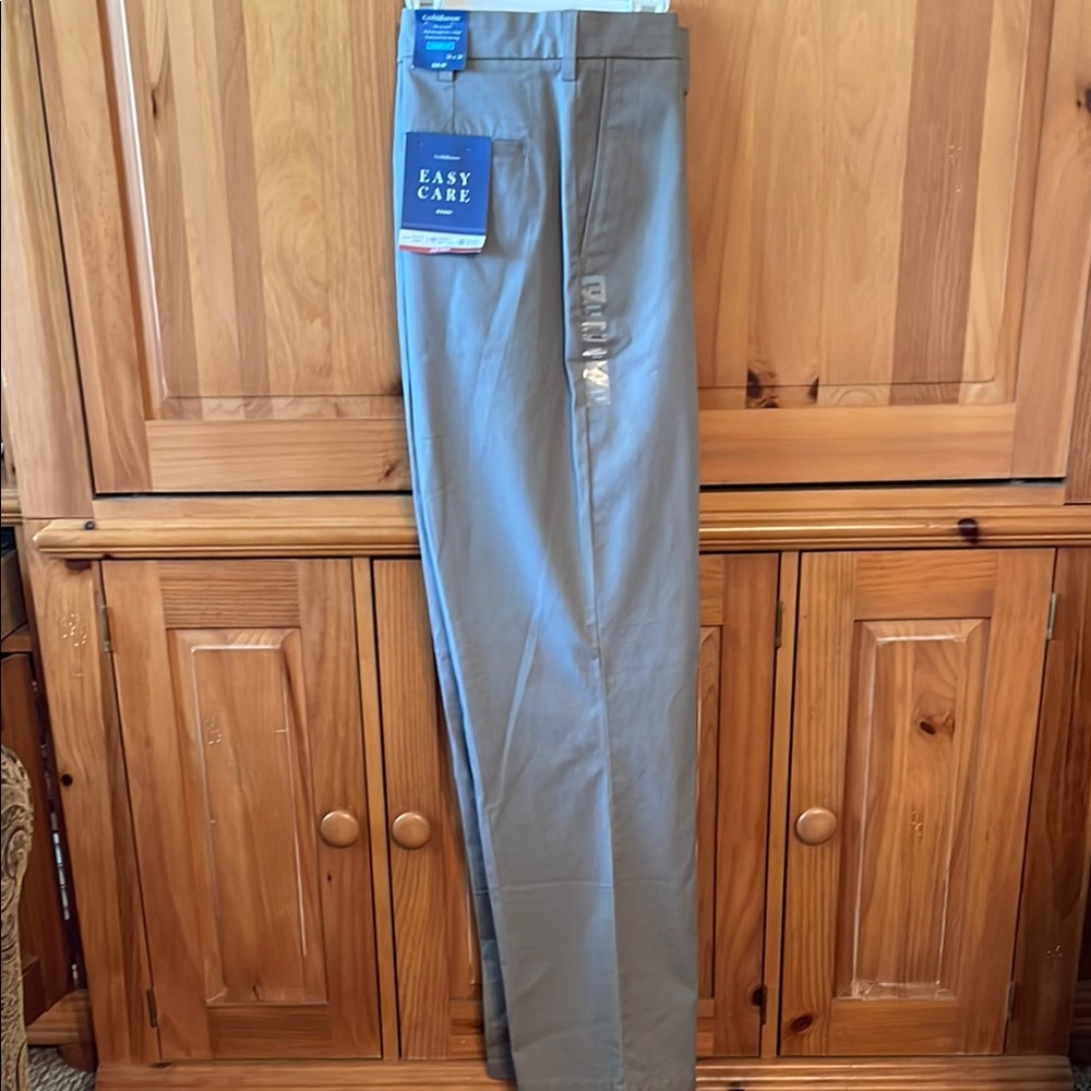 Croft & Barrow stretch Khaki(Khaki brown/gray) see color in photos.